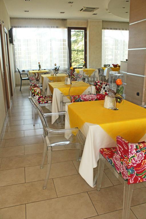 Hotel Il Monte Serravalle Exterior photo